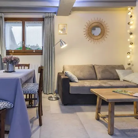 Aux 3 Nids Fleuris Casa de Férias Irreville